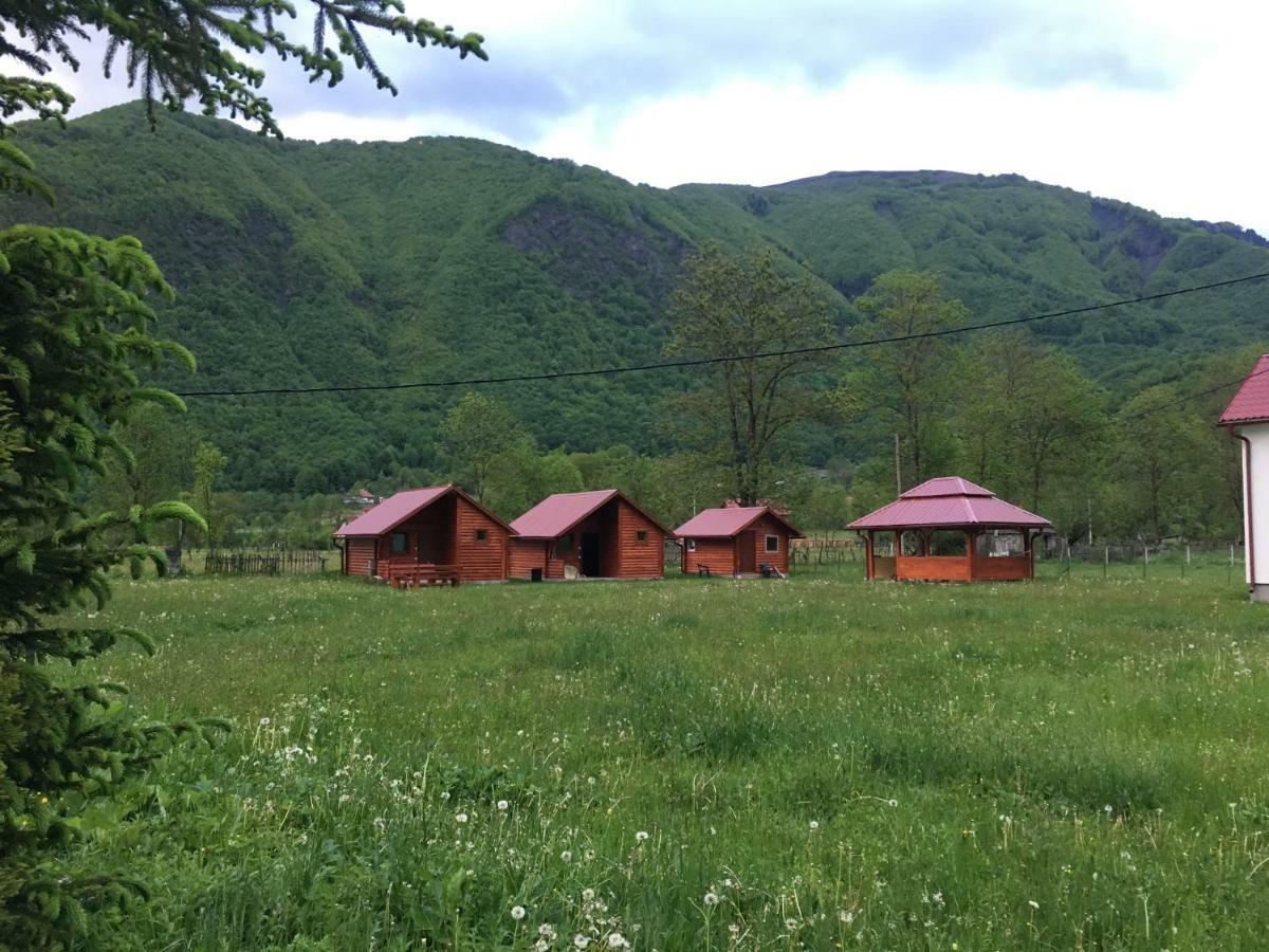 Bungalows-Oaza Vusanje ภายนอก รูปภาพ
