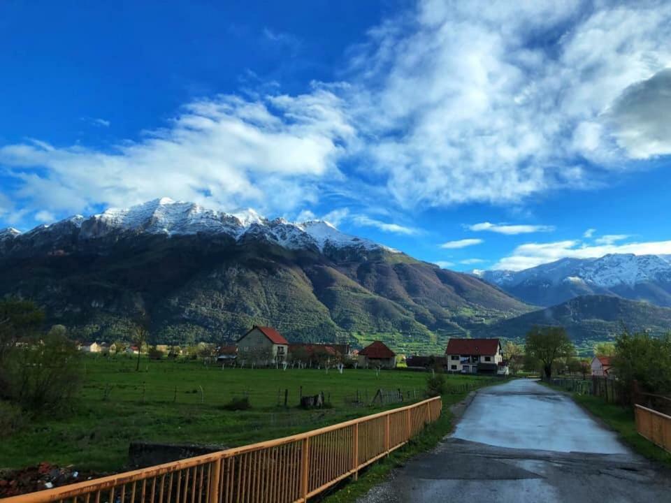 Bungalows-Oaza Vusanje ภายนอก รูปภาพ